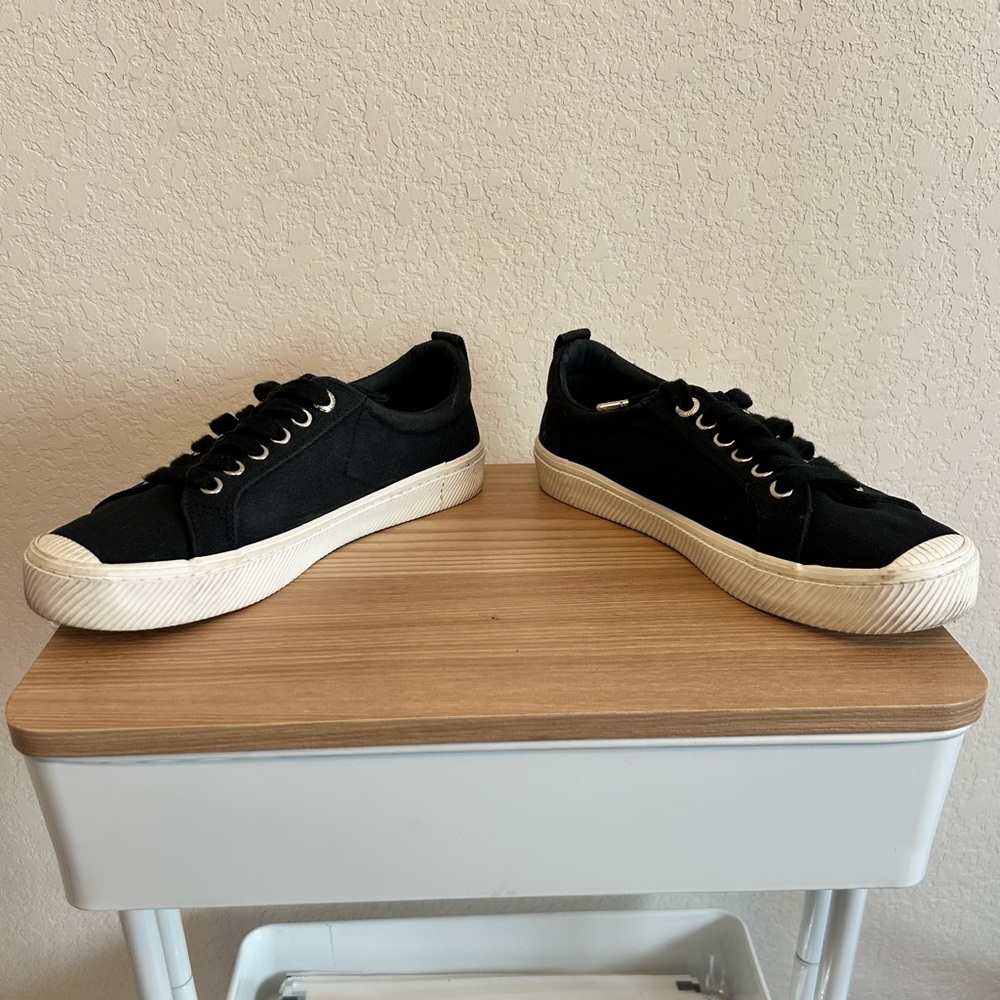 Cariuma Black Canvas Sneakers Size 10